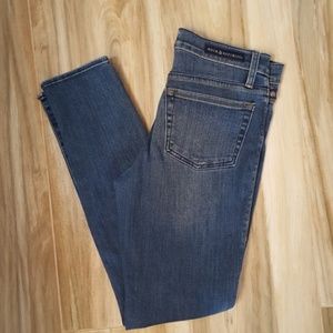 Rock & Republic Berlin Skinny Jeans - Size 8